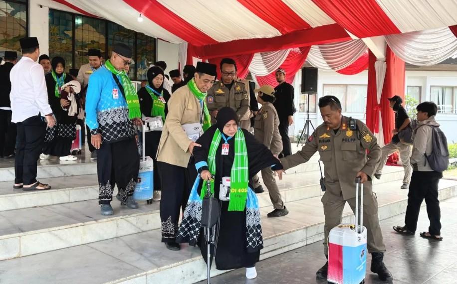 Pemkab Bogor Berangkatkan 445 Calon Haji Kloter 03, Tandai Keberangkatan Perdana Musim Haji 2026