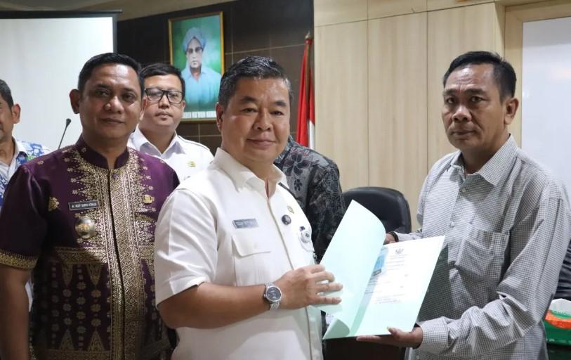 Kemensos Serahkan Dokumen Kependudukan dan Bantuan kepada Keluarga Korban Kecelakaan Kereta di Bekasi Timur