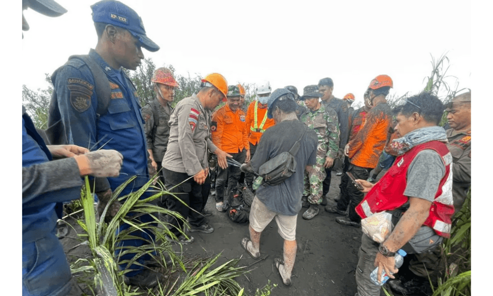 Dua Pendaki WN Singapura Ditemukan Meninggal Dunia Akibat Erupsi Gunung Dukono