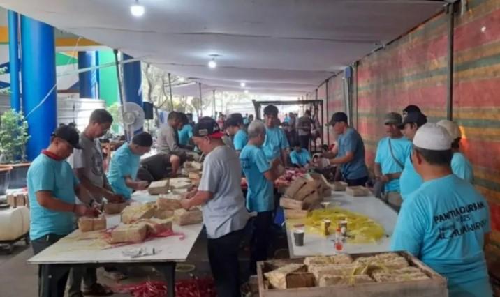 Pemprov DKI Larang Penggunaan Plastik Hitam untuk Bungkus Daging Kurban