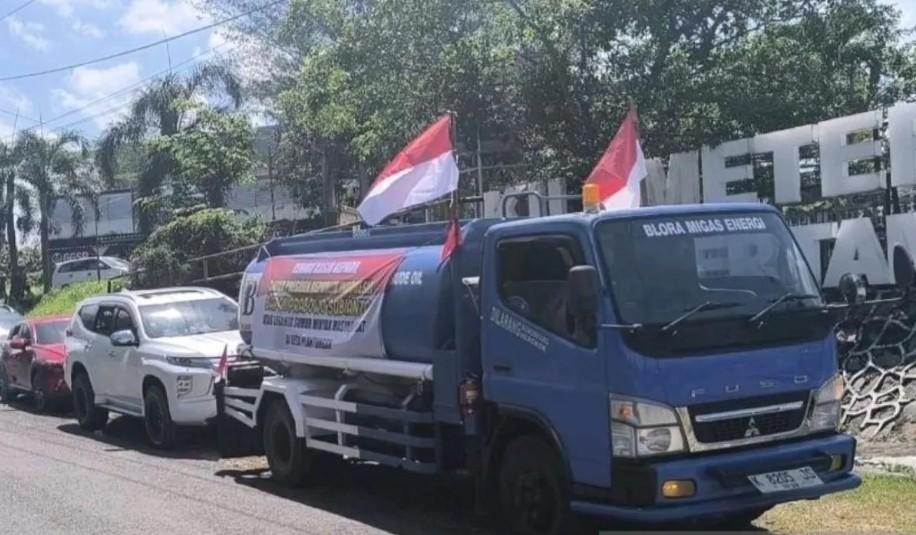 Koperasi BME Blora Mulai Kirim 15 Ribu Liter Minyak Mentah Sumur Rakyat ke Pertamina