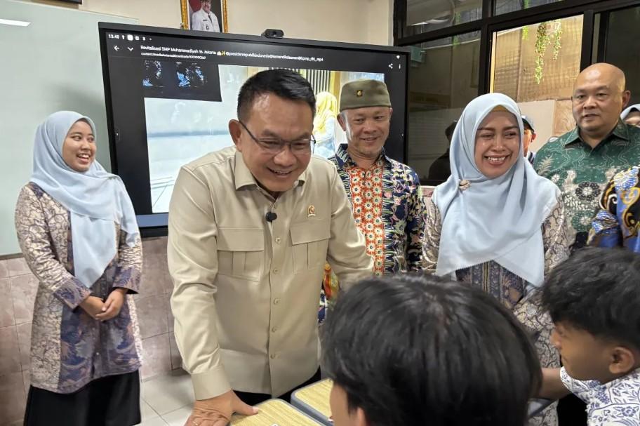 Dudung Abdurachman Tinjau Revitalisasi SMP Muhammadiyah 16 Jakarta, Pemerintah Targetkan Perbaikan 71 Ribu Sekolah