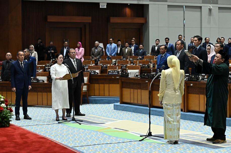 Adela Kanasya Adies Resmi Dilantik Jadi Anggota DPR RI Lewat Mekanisme PAW