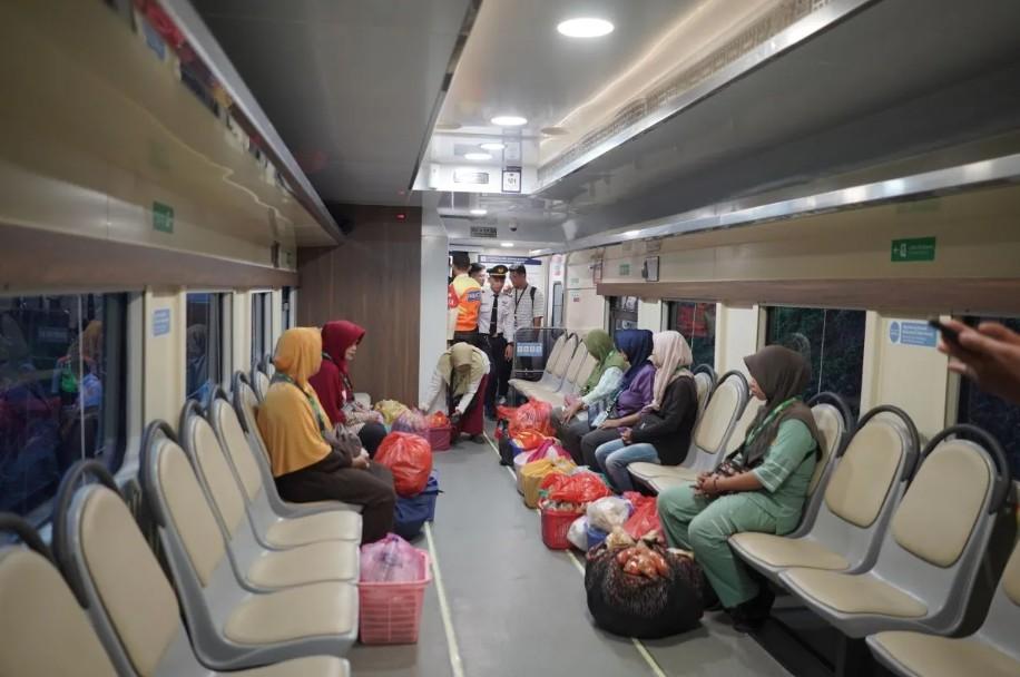 KAI Catat Kereta Petani dan Pedagang Layani 17.867 Penumpang di Lintas Merak–Rangkasbitung