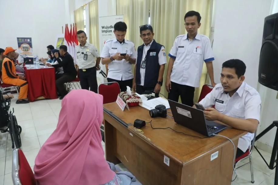 Pemkab Kepulauan Seribu Jemput Bola Layanan Perizinan dan Administrasi Melalui Program Peduli Pulau