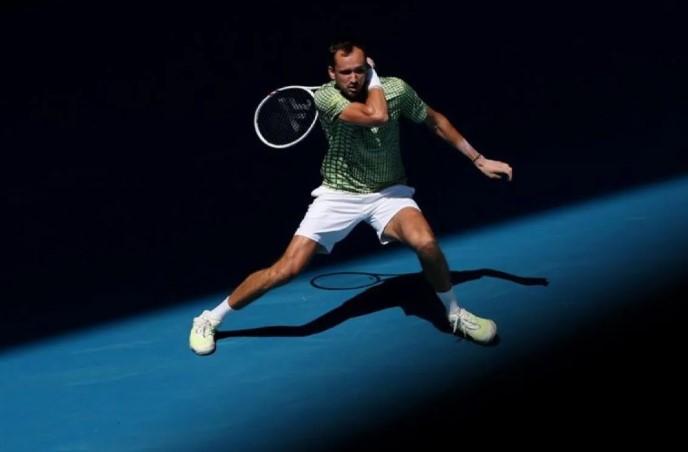 Daniil Medvedev Bangkit Dramatis dan Tantang Jannik Sinner di Semifinal Italian Open 2026