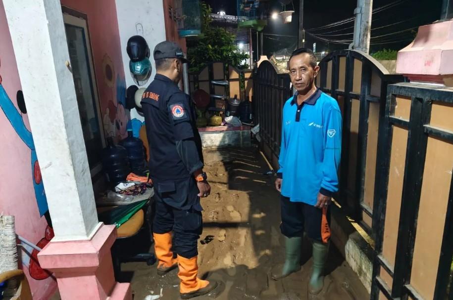 Banjir di Tiga Kecamatan Kota Semarang Berdampak pada 556 KK, Satu Lansia Masih Hilang
