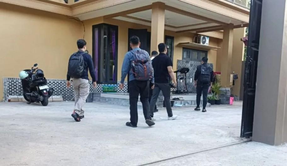 KPK Geledah Rumah Pengusaha di Pacitan Terkait Kasus Korupsi Sugiri Sancoko