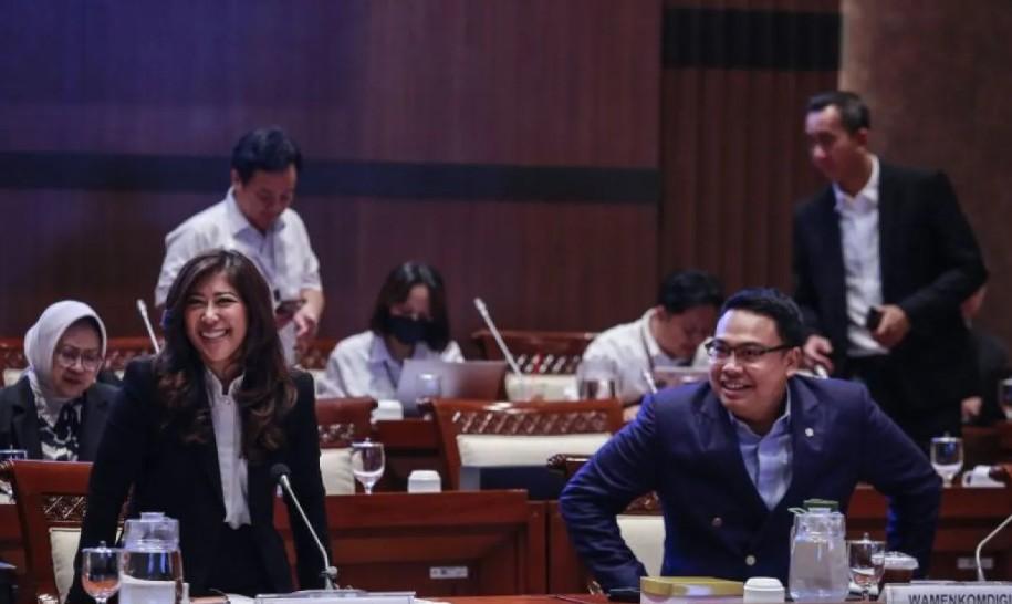 Pemerintah Kaji Kewajiban Registrasi Akun Media Sosial dengan Nomor Telepon untuk Perkuat Ruang Digital