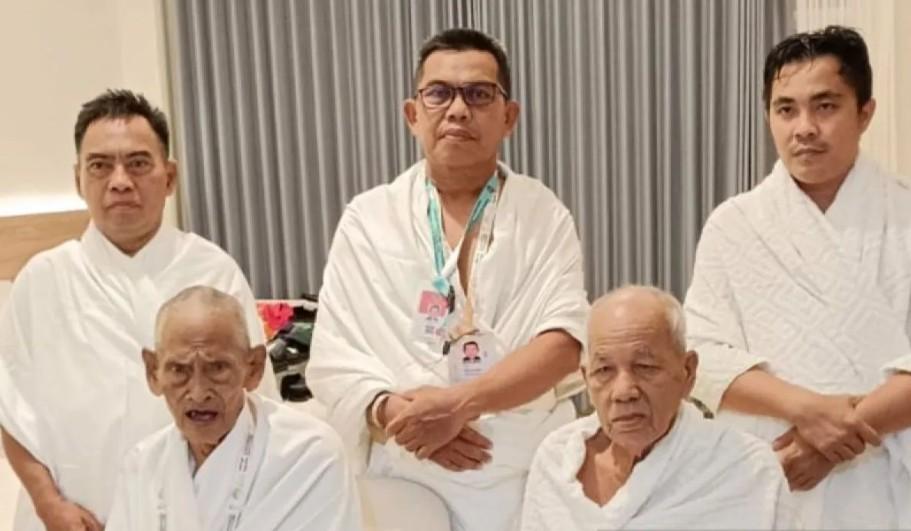 Calon Haji Berusia 102 Tahun asal Barito Kuala Berangkat ke Makkah Bersama Kloter 17 Embarkasi Banjarmasin