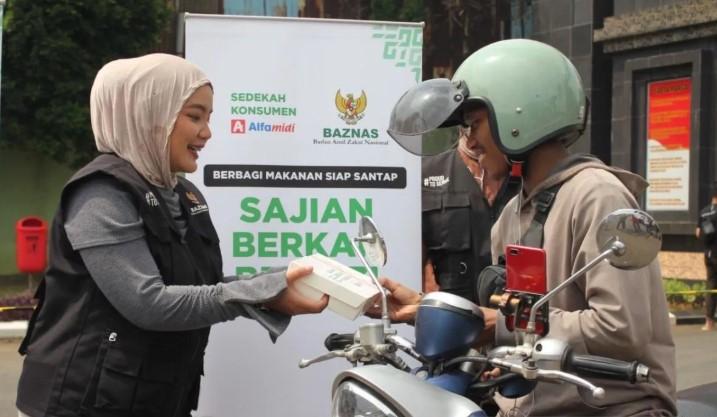 Baznas RI Bagikan 4.000 Paket Makanan Gratis untuk Warga Rentan di Jakarta Timur