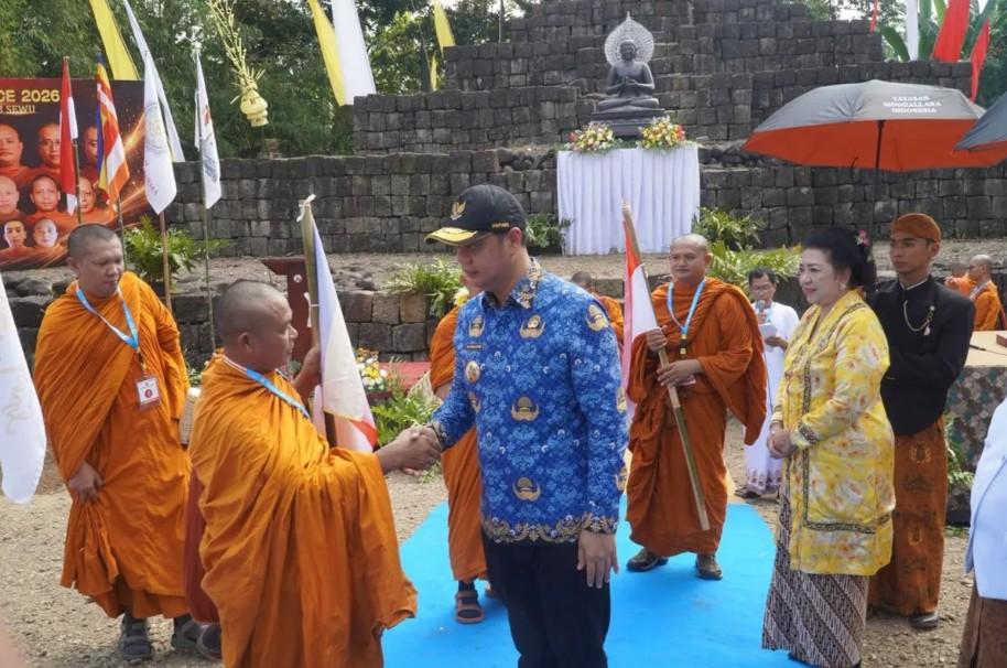 Perjalanan Thudong 16 Bhikkhu dari Jepara Menuju Candi Sewu Diharapkan Perkuat Toleransi dan Keberagaman