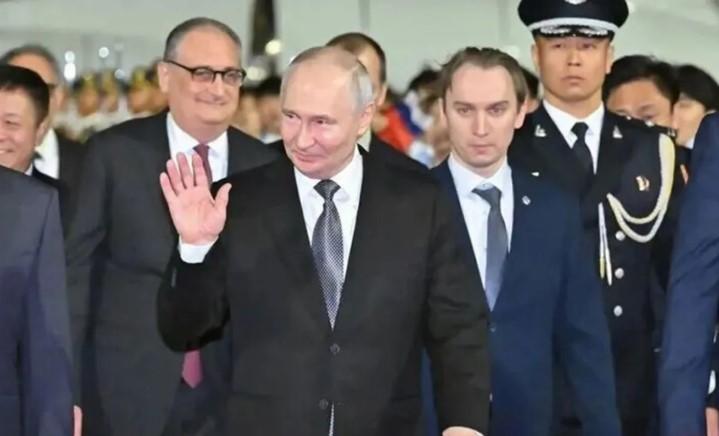 Putin Tiba di Beijing dan Disambut Meriah China Jelang Pertemuan dengan Xi Jinping