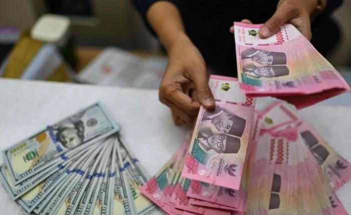 Rupiah Melemah Tipis ke Level Rp17.655 per Dolar AS pada Perdagangan Kamis Pagi
