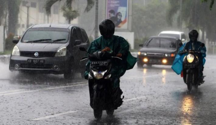 BMKG Prakirakan Mayoritas Wilayah Indonesia Diguyur Hujan Ringan pada Kamis