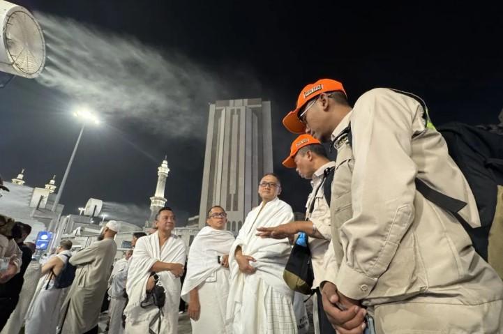 Menhaj Apresiasi Petugas Haji yang Sigap Layani Jamaah Lansia di Masjidil Haram