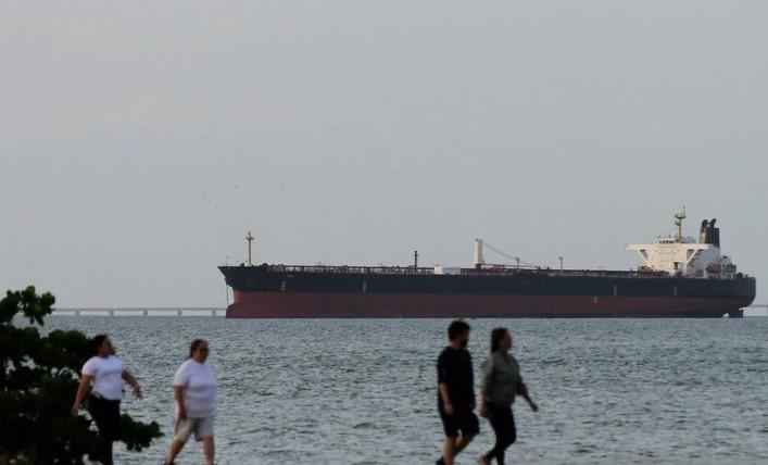 Trump Tolak Rencana Tol Selat Hormuz dan Ancam Ambil Uranium Iran