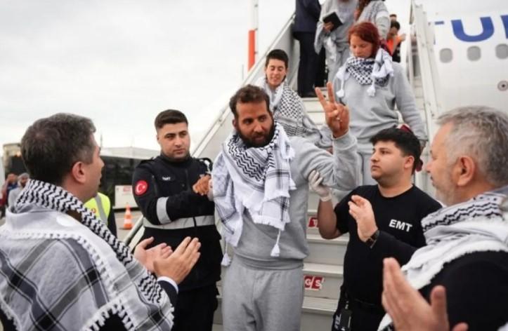 Menlu Sugiono Pastikan 9 WNI Aktivis Flotilla Gaza Pulang dengan Selamat