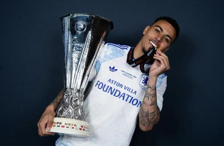 Morgan Rogers Antar Aston Villa Juara dan Sabet Pemain Terbaik Liga Europa 2025/26