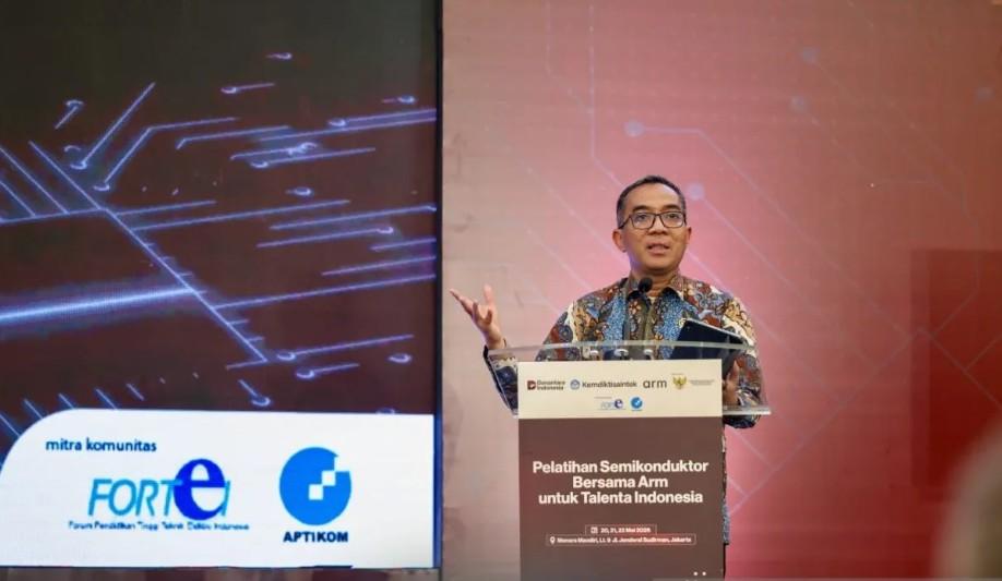 Kemdiktisaintek Siapkan Ribuan Talenta Muda untuk Perkuat Industri Semikonduktor Nasional
