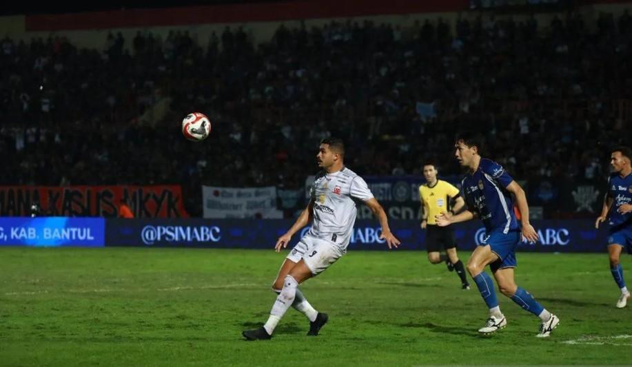 Madura United FC Menaklukkan PSM Makassar 2-0 pada Laga Penutup Super League 2026