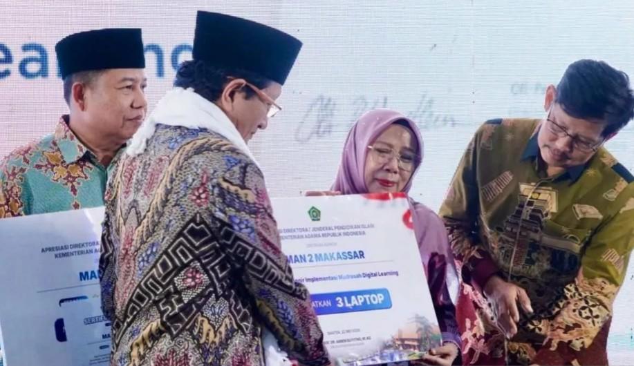 MAN 2 Kota Makassar Raih Predikat Madrasah Unggulan Nasional dari Kemenag RI