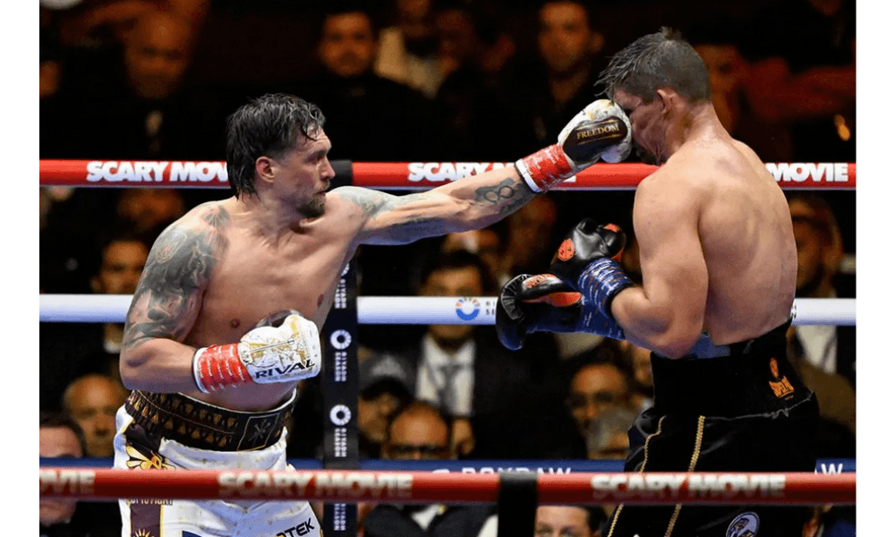 Oleksandr Usyk Pertahankan Gelar Dunia Usai Menang Kontroversial atas Rico Verhoeven di Mesir