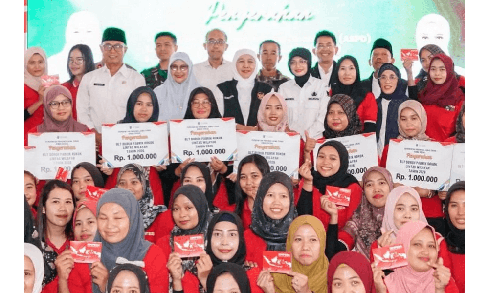 Khofifah Salurkan Bansos Rp1,8 Miliar di Kediri untuk Perkuat Kemandirian Ekonomi Warga