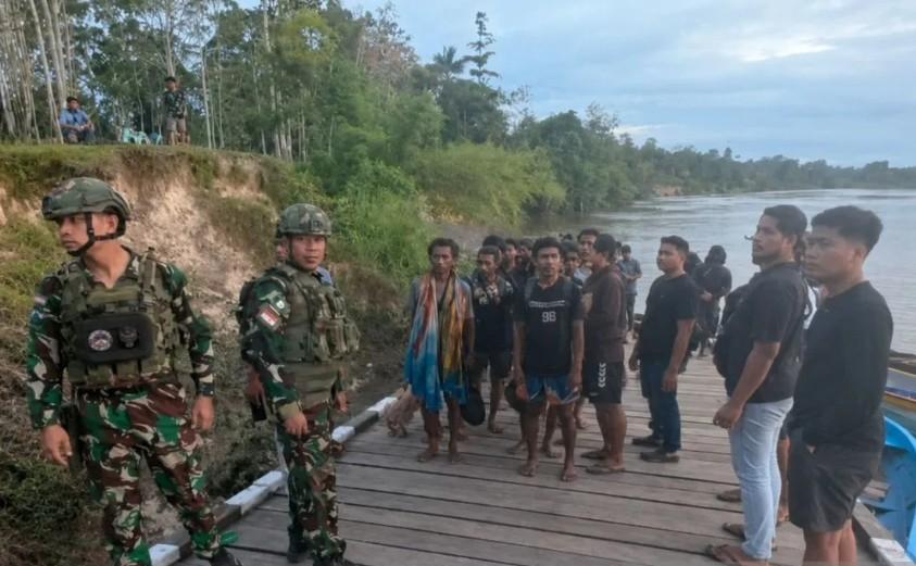TNI Evakuasi 44 Pendulang Emas dari Pegunungan Bintang karena Takut OPM