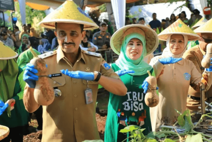 Pemkot Jakarta Selatan dan TP PKK Panen 1,1 Ton Labu Madu Dukung Penguatan Urban Farming dan Ketahanan Pangan Warga