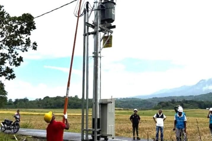 PLN Alirkan Listrik ke Pelosok Ngada untuk Dukung Ekonomi dan Pendidikan Warga