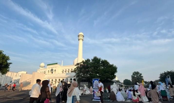 Jusuf Kalla dan Jimly Asshiddiqie Shalat Idul Adha Bersama Ribuan Jamaah di Al-Azhar Jakarta Selatan