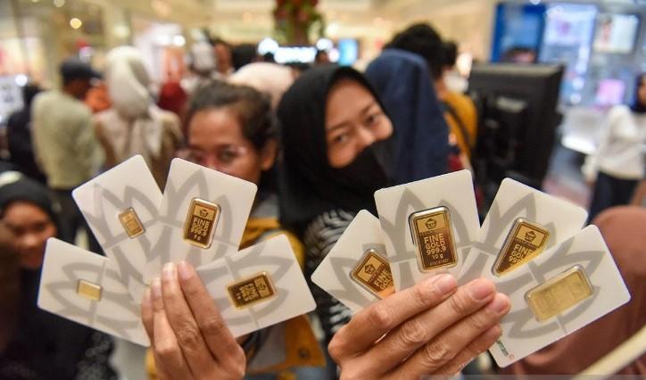 Harga Emas Antam Anjlok Rp31 Ribu, Kini Dibanderol Rp2,754 Juta per Gram