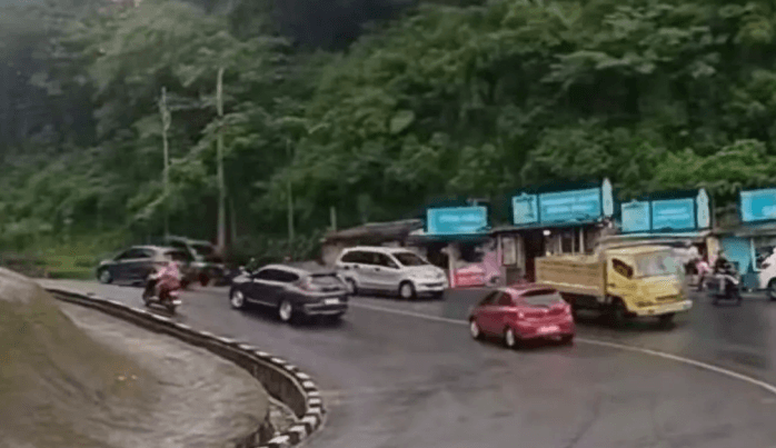 Polres Cianjur Siagakan 70 Personel dan Tim Pengurai Antrean untuk Antisipasi Kemacetan Jalur Puncak saat Libur Idul Adha 202