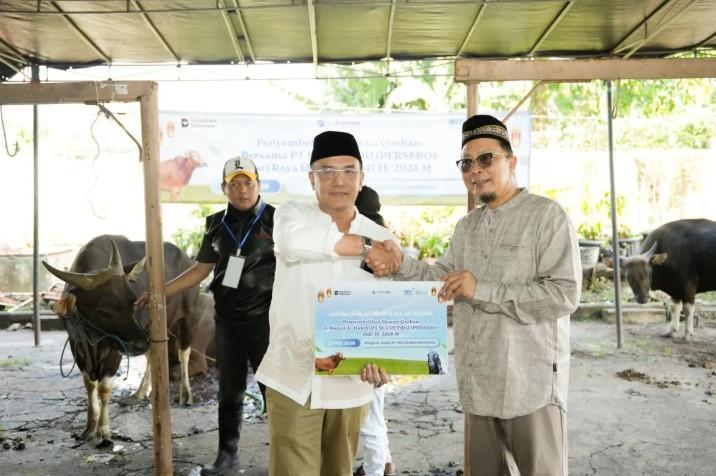 Sucofindo Salurkan Puluhan Hewan Kurban untuk Perkuat Kepedulian Sosial BUMN