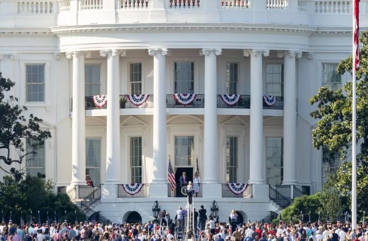 AS Pertimbangkan Terbitkan Uang Pecahan 250 Dolar Bergambar Donald Trump untuk Peringatan 250 Tahun Negara