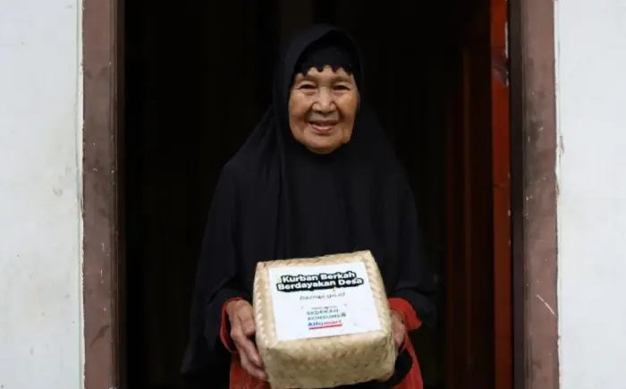 Baznas Salurkan 989 Hewan Kurban dari Donasi Konsumen Alfamart, Jangkau 23.043 Penerima Manfaat