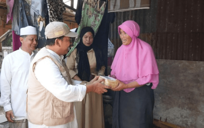 Baznas Salurkan Daging Kurban ke Kampung Pemulung Jurangmangu, Perkuat Jaring Pengaman Sosial Jelang Idul Adha