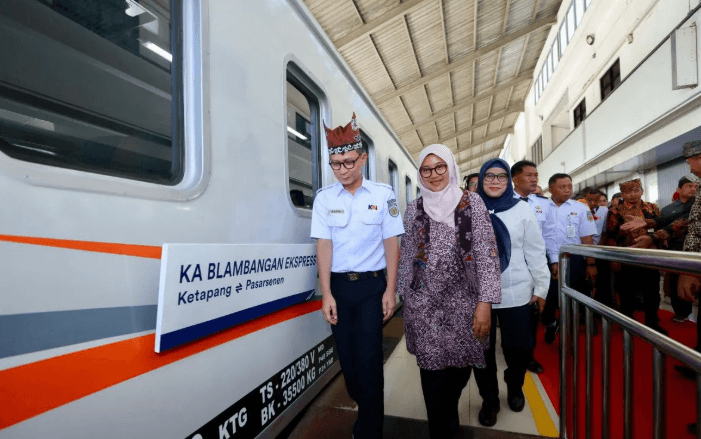 KAI Services Gandeng UMKM Banyuwangi Hadirkan Nasi Tempong dan Ayam Lodoh di Kereta Api