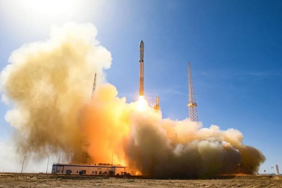 China Berhasil Meluncurkan Long March-12B Y1, Roket Reusable Baru untuk Dukung Konstelasi Internet Satelit