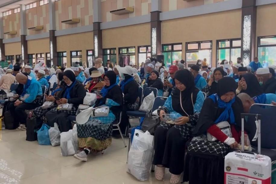 Kedatangan Perdana Jamaah Haji Debarkasi Palembang Berjalan Lancar, 443 Orang Tiba dalam Kondisi Sehat
