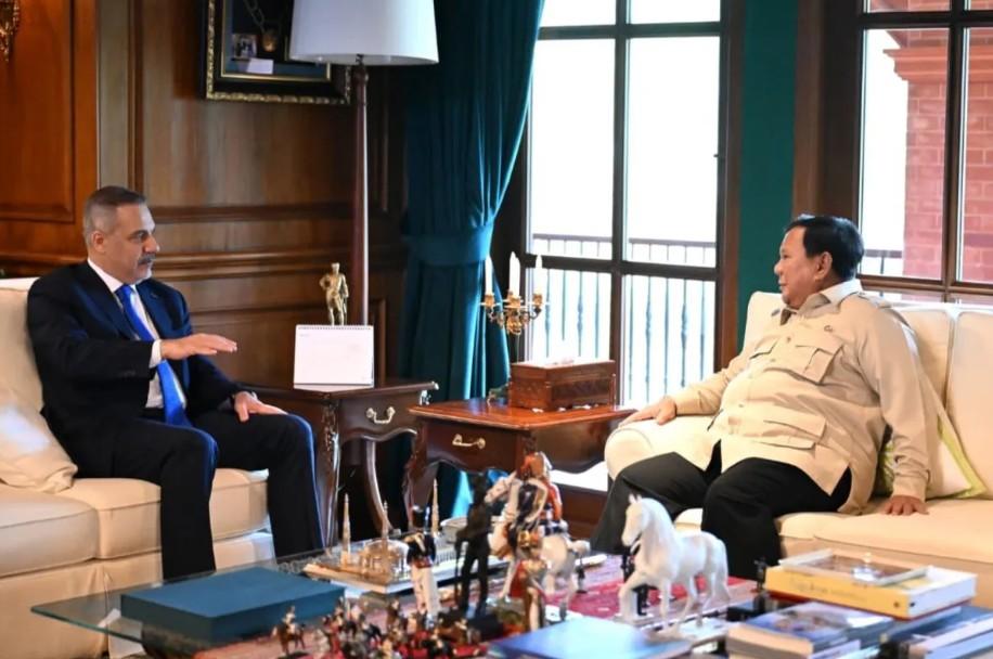 Presiden Prabowo dan Menlu Turkiye Hakan Fidan Bahas Perdamaian Dunia hingga Situasi Timur Tengah di Hambalang