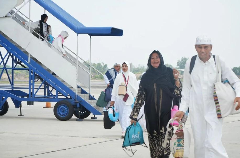 Kloter Pertama Jamaah Haji Riau Tiba di Pekanbaru, Bandara SSK II Siapkan Dukungan Penuh Pemulangan hingga 21 Juni 2026