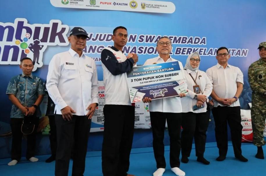 Zulkifli Hasan Pastikan Pasokan Pupuk Aman, Pemerintah Siapkan Alokasi 9,84 Juta Ton pada 2026
