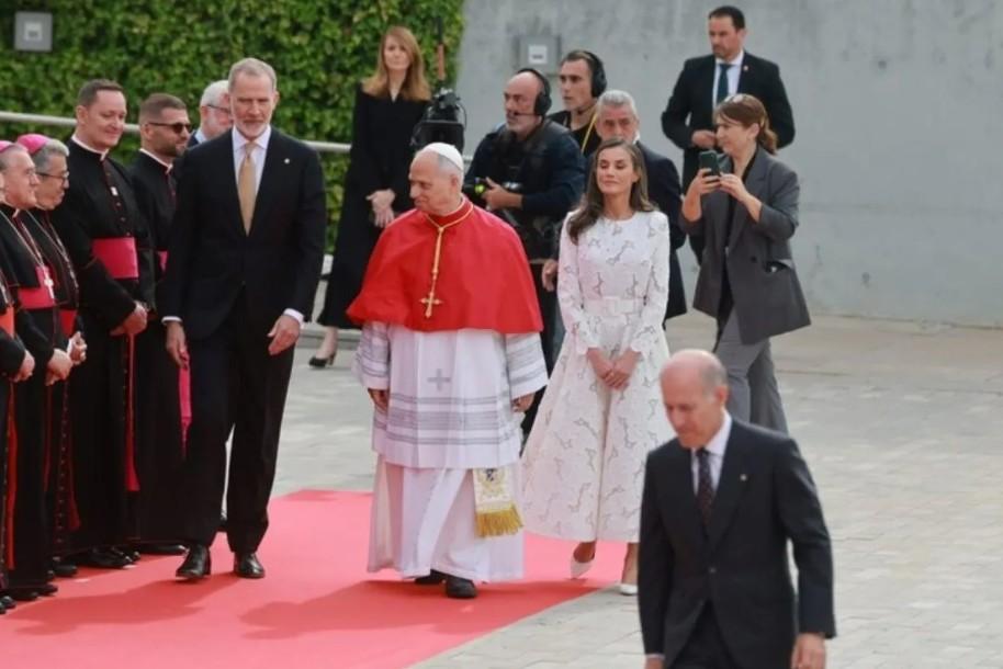 Paus Leo XIV Memulai Kunjungan Bersejarah ke Spanyol dengan Fokus Migrasi, Perdamaian, dan Dialog