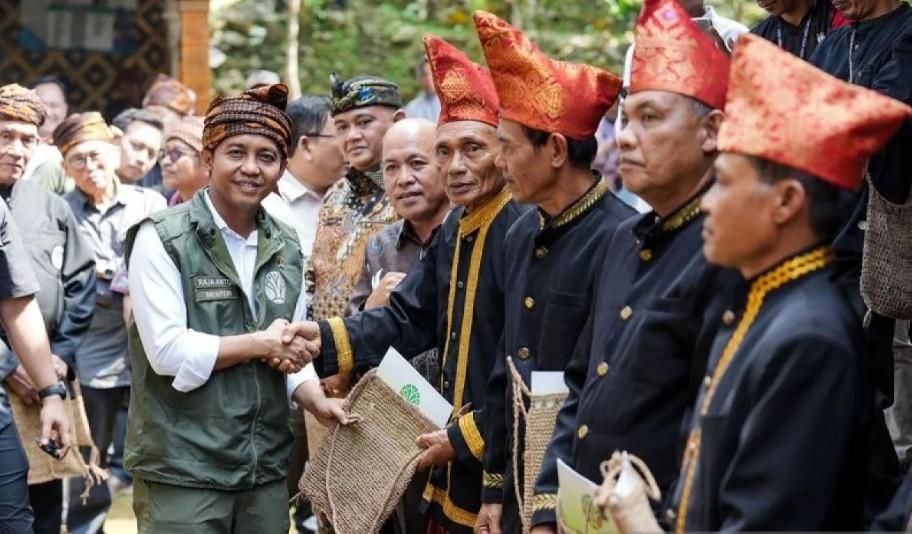 Menhut Raja Juli Antoni Tegaskan Percepatan Penetapan 1,4 Juta Hektare Hutan Adat untuk Kurangi Konflik Kehutanan