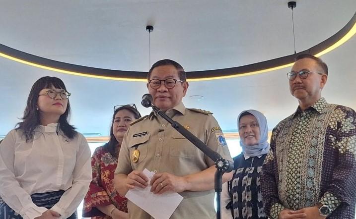 Pramono Anung Sebut Program Padat Karya DKI Fokus pada Proyek Bantalan Sosial