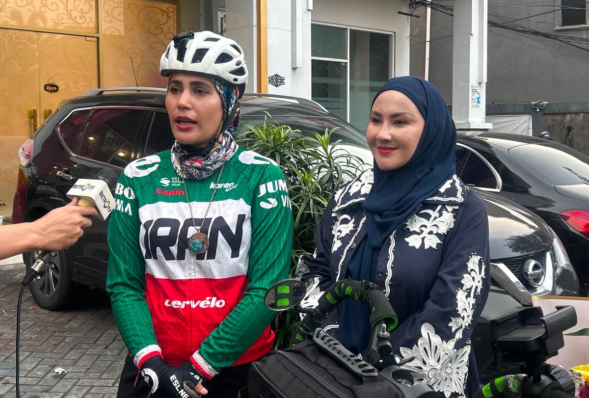 Pesepeda Asal Iran Gaungkan Perdamaian dan Inspirasi Perempuan Lewat Perjalanan Lintas Negara