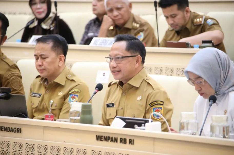 Mendagri Tito Karnavian Tegaskan Tidak Ada Opsi Pemberhentian PPPK dan Honorer Jelang Penerapan UU HKPD