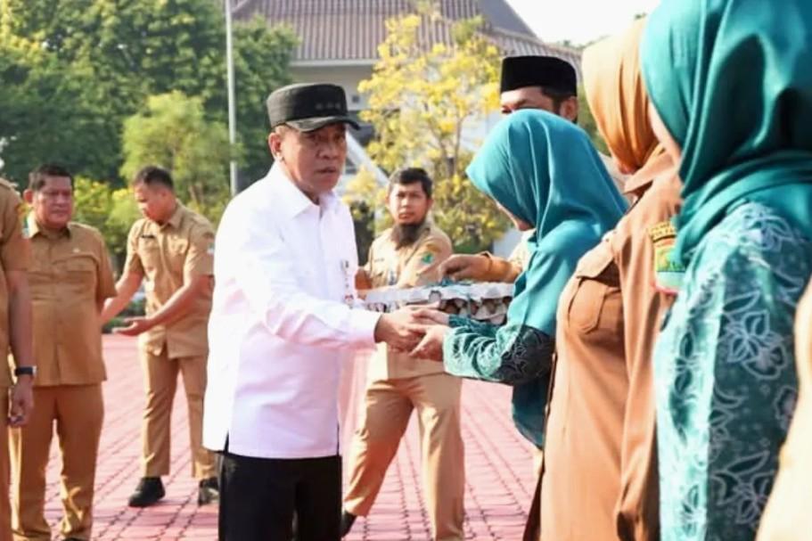Pemkab Karawang dan Asprumnas Bagikan 28,5 Ton Telur untuk Percepat Penanganan Stunting pada 5.000 Balita
